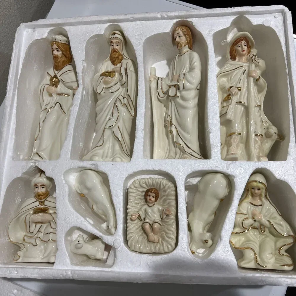 Porcelain Nativity Set 11 Pc w/ Wood Display in Box Christmas Fantasy Wonderland